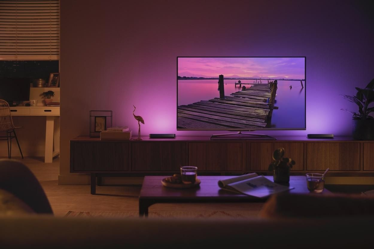 Купить Умный светильник Philips Hue Play настол. черный (915005939101) в  интернет-магазине Неватека по выгодной цене с доставкой, характеристики,  фотографии - Санкт-Петербург