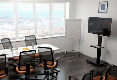 Подставка для телевизора Holder PR-106 черный 26"-70" напольный наклон (2 коробки)