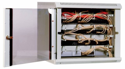 Шкаф коммутационный ЦМО ШРН-12.650 12U 600x650мм пер.дв.стекл несъемн.бок.пан. 50кг серый