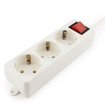 Кабель Гарнизон Удлинитель Гарнизон ELB-G3-W-5 3 евророзетки с выключателем и заземлением, допустимый ток 16А, длина 5м. (050753)