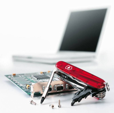 Нож перочинный Victorinox CyberTool M (1.7725.T) 91мм 32функций красный карт.коробка