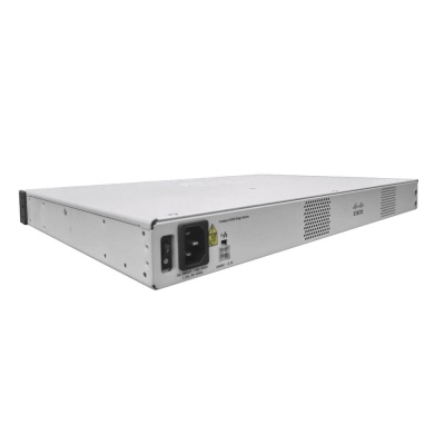 Маршрутизатор CISCO C8200L 1RU w/ 1 NIM slot and 4x 1 Gigabit Ethernet WAN ports, HSEC License key (enables upto 500Mbps IPsec traffic), 4GB DRAM, 8GB FLASH, fixed 100W AC power supply