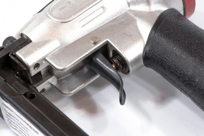 Пистолет степлер Matrix 57415 черный/серебристый