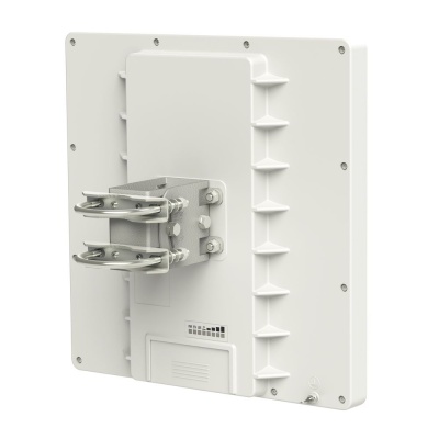 Точка доступа MikroTik QRT 5 with 24dbi 5GHz antenna, High Gain Dual Chain 802.11an wireless, 600MHz, 64MB RAM, 1xGigabit LAN, POE, PSU, pole mount, RouterOS L4 (RB911G-5HPnD-QRT)